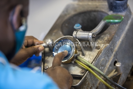 polishing glasses lens machine