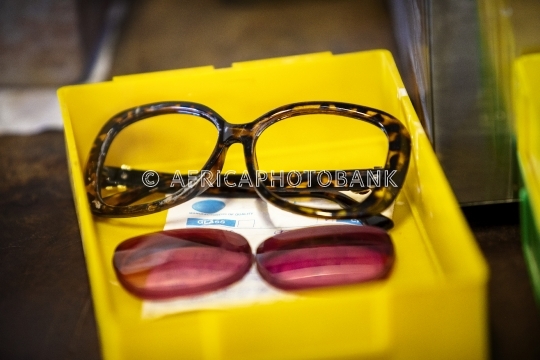 optometrist frame manufacturing