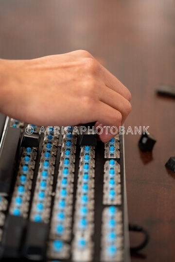 repairs keyboard