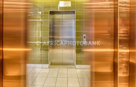 button elevator