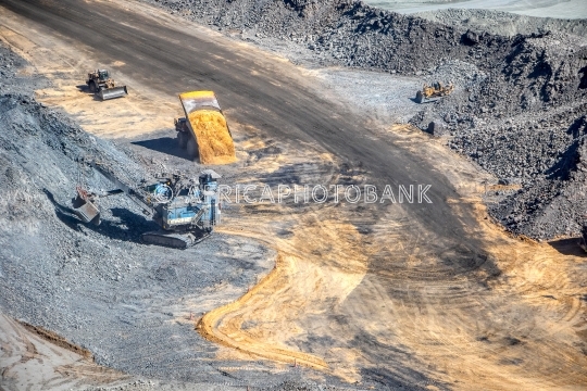 machines diamond mine
