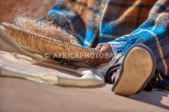 african woman food preparation