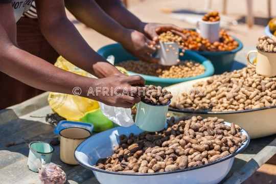 african street vendors selling traditional food