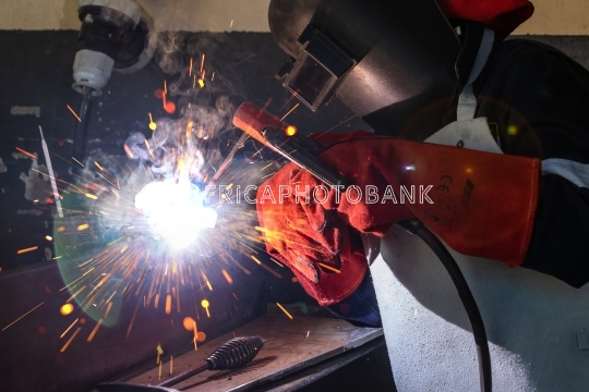 African worker